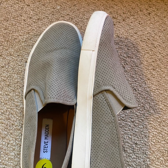 Steve Madden gray slip on sneakers size 9 - Picture 6 of 6